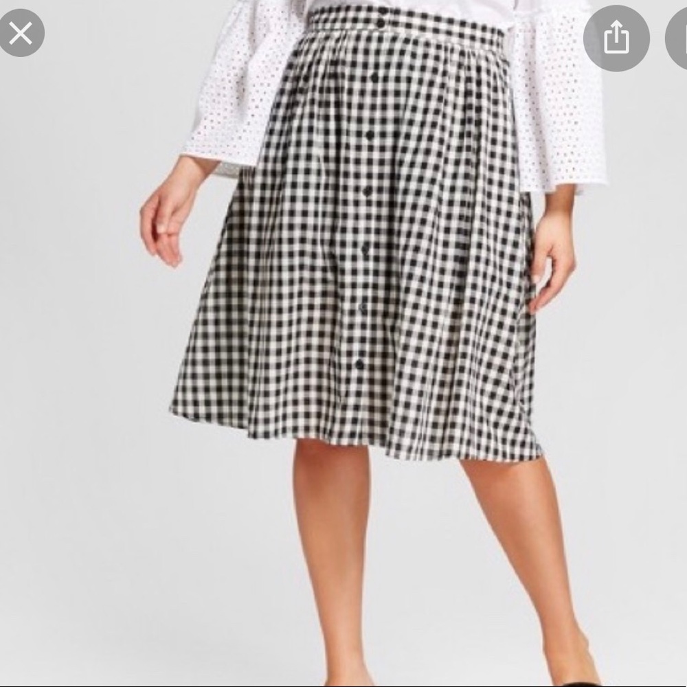 Black & White Gingham Midi Skirt w/ Buttons